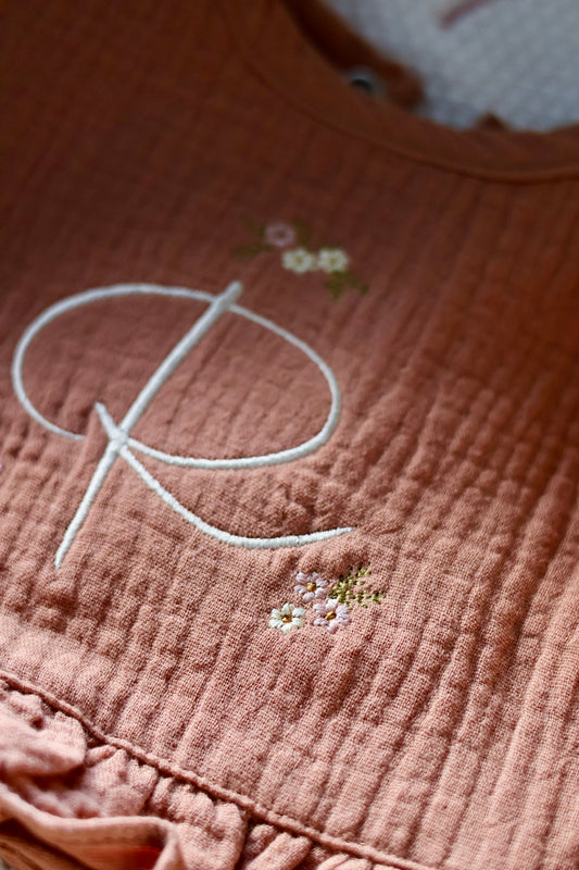 The keepsake ruffle bib- Initial design