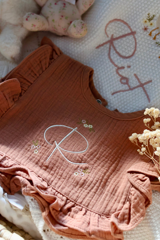 The keepsake ruffle bib- Initial design